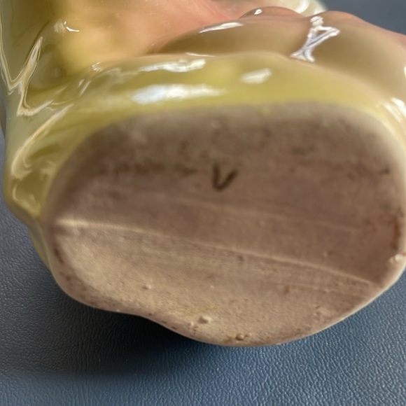 Vintage 1950’s Shawnee Pottery Vase - Picture 5 of 5